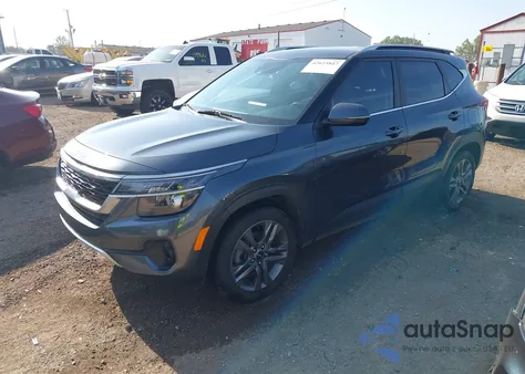 2023 Kia Seltos S z USA, uszkodzony, nr VIN KNDEU2AA1P7394638